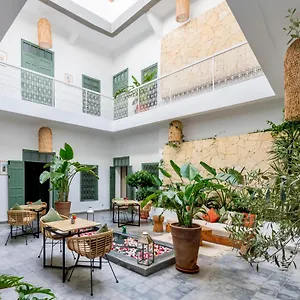 4* Riad Wenge &